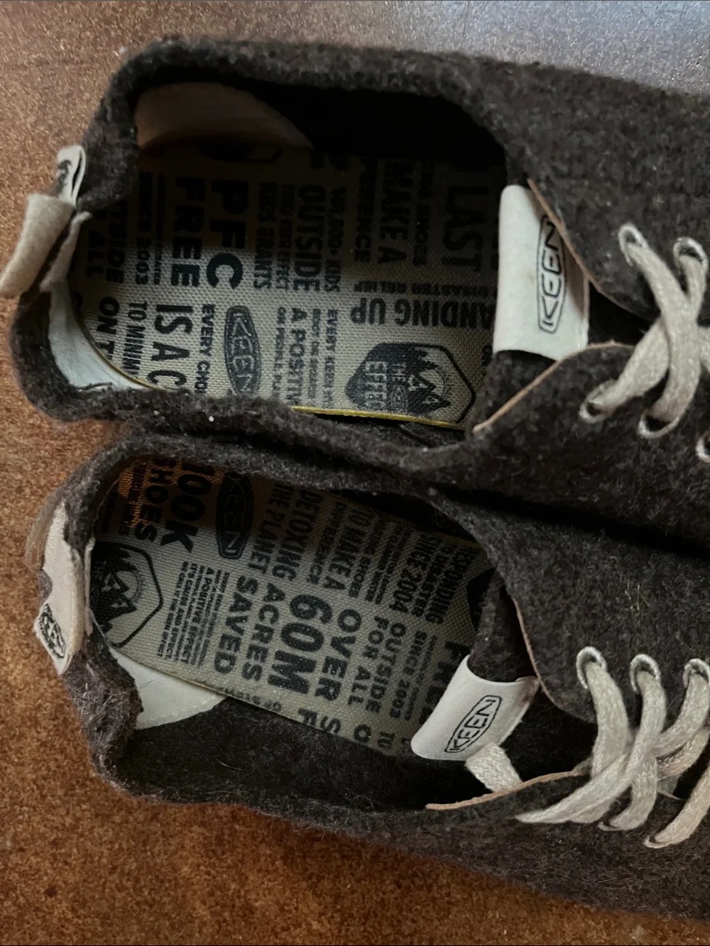 KEEN Men’s Dark BrownWool Sneakers with Light Brown Laces